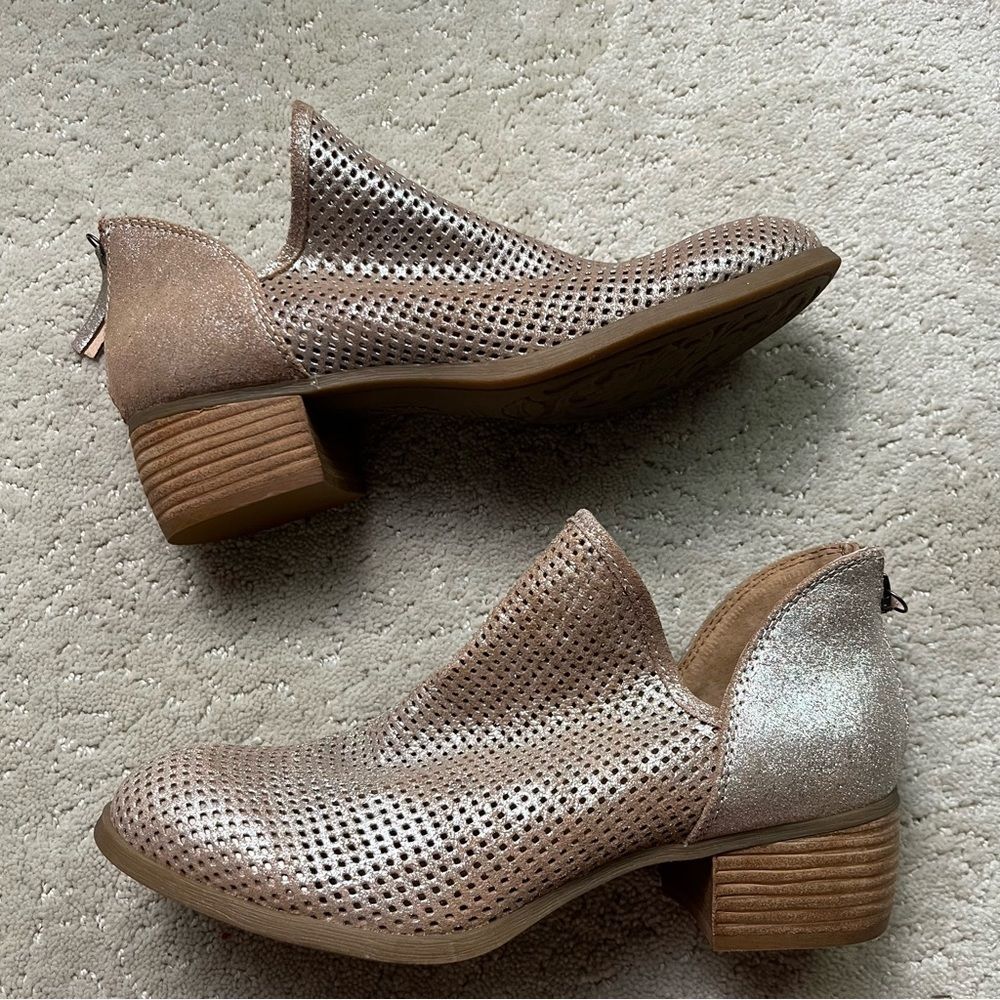 Sofft Canobie Metallic Perforated Cutout Boot Bootie 9M